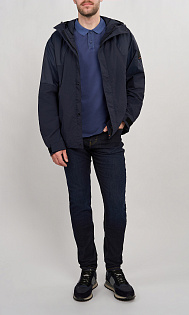 Легкая куртка с капюшоном