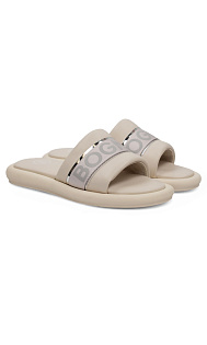 Шлепанцы с логотипом