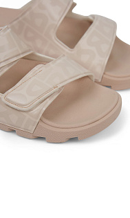 Шлепанцы с логотипом