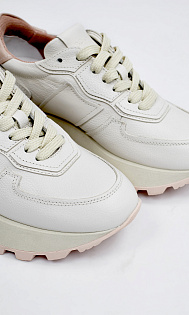 Кроссовки из кожи