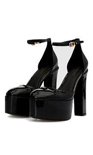 Туфли на каблуках