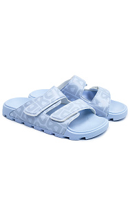 Шлепанцы с логотипом